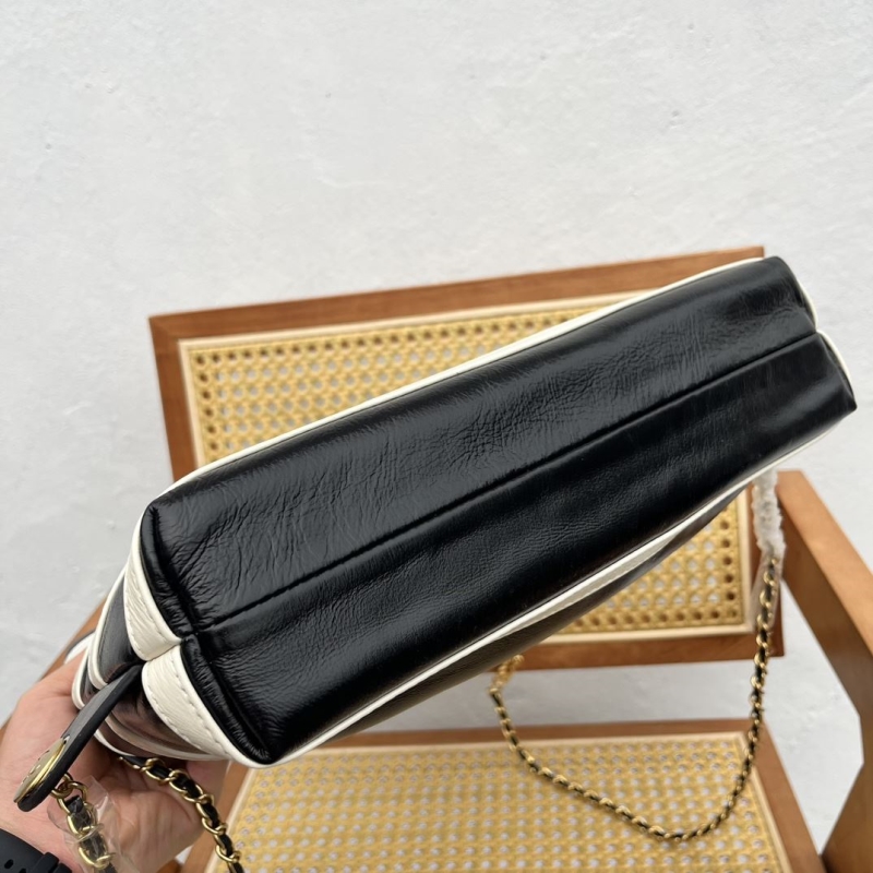 Ch**el hobo 22 bags